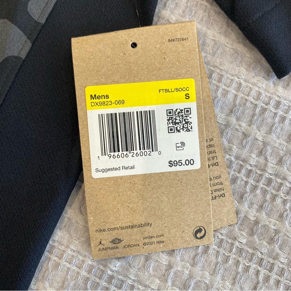 Auth Nike Jordan Men’s Paris Saint-Germain 2023/24 Stadium Jersey - Picture 13 of 13